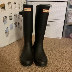 Hunter tall matte black rain boots